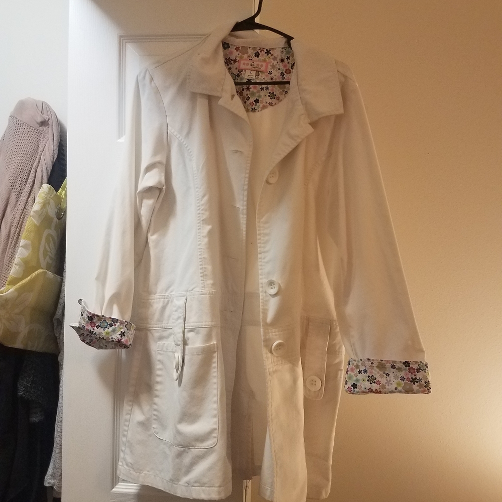 KOI lab coat